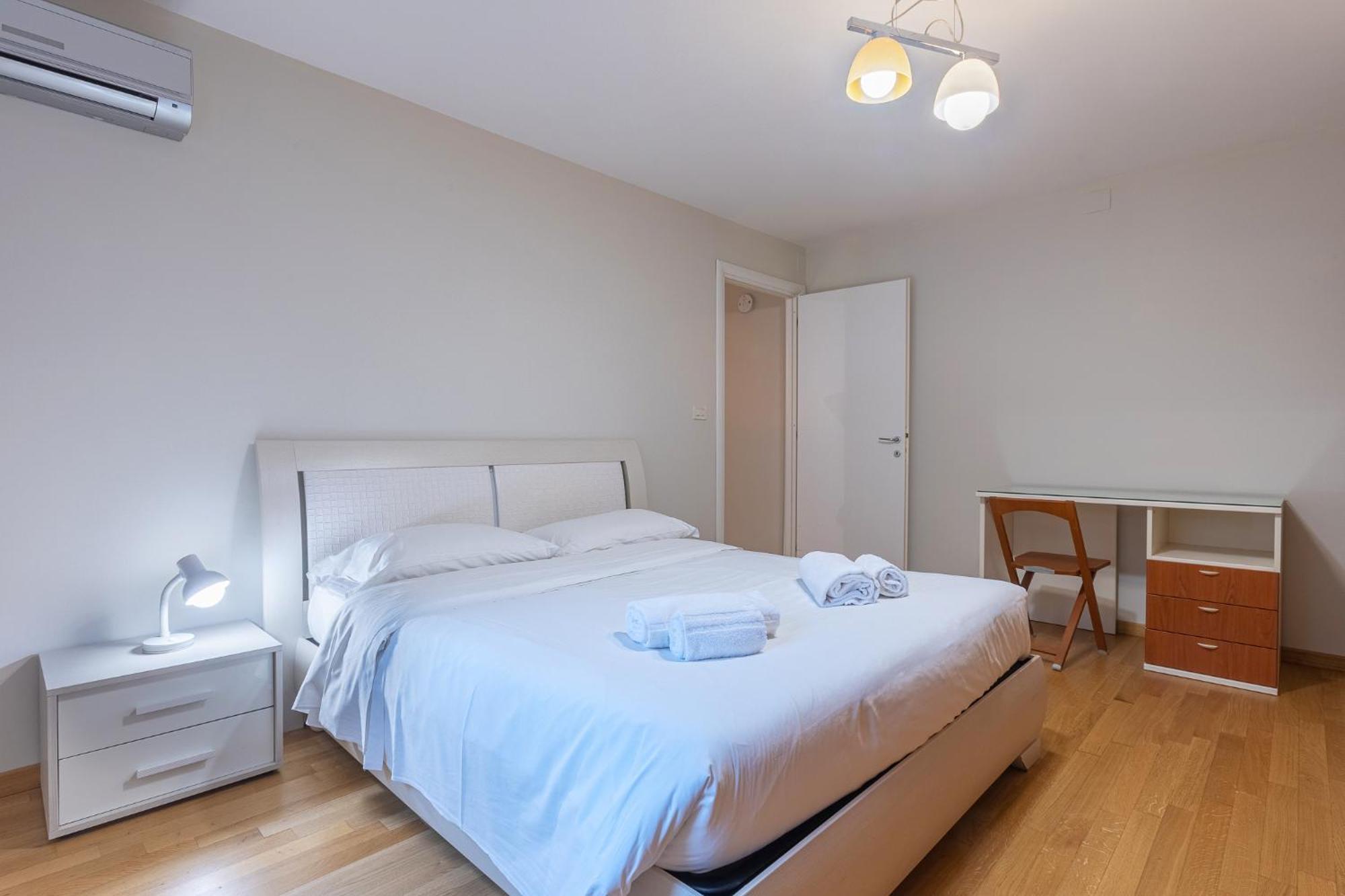 Nel Cuore Del Centro Storico Cozy Apartment Болонья Экстерьер фото